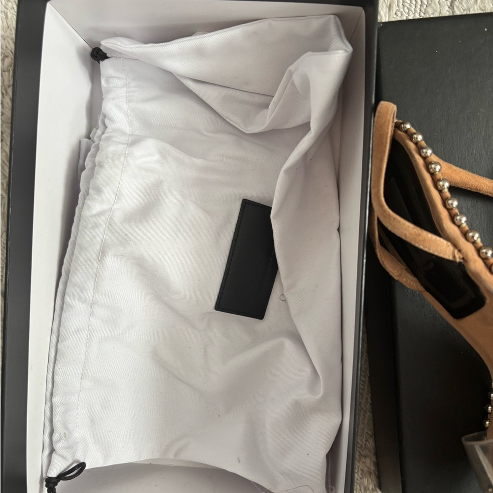 Alexander Wang Tan Cream Sandals with Minimalist Design - Picture 5 of 11